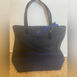 Darling authentic Coach black/blue flannel/wool tote